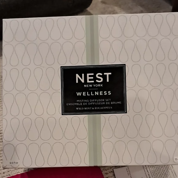 NEST Fragrances White and Silver Diffuser - Picture 3 of 9